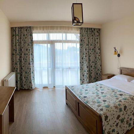 Pensiunea Bradul Dealu Stefanitei Ngoại thất bức ảnh