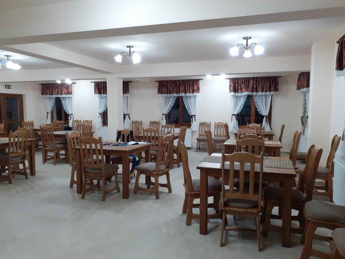 Pensiunea Bradul Dealu Stefanitei Ngoại thất bức ảnh