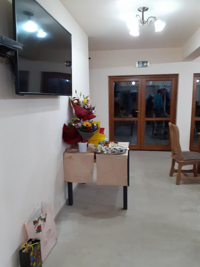 Pensiunea Bradul Dealu Stefanitei Ngoại thất bức ảnh